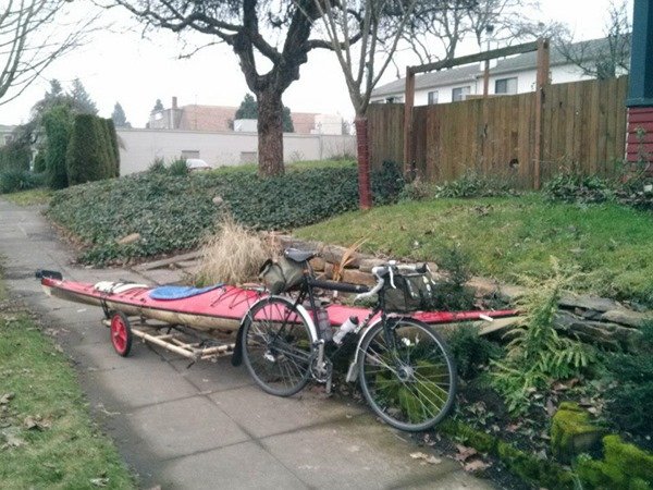 Transporting cargo by bicycle