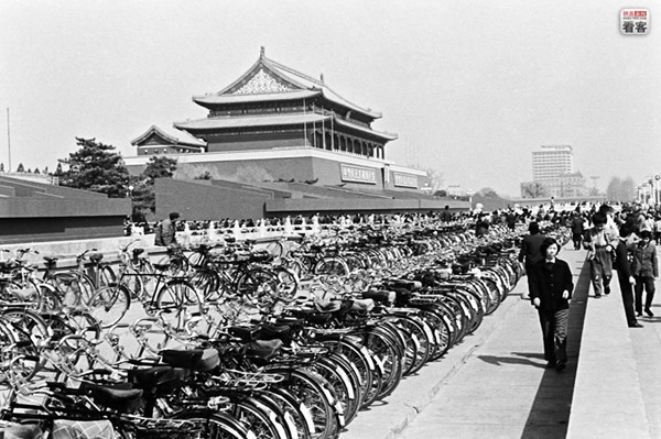 Tiananmen Square 1984 - bicycles