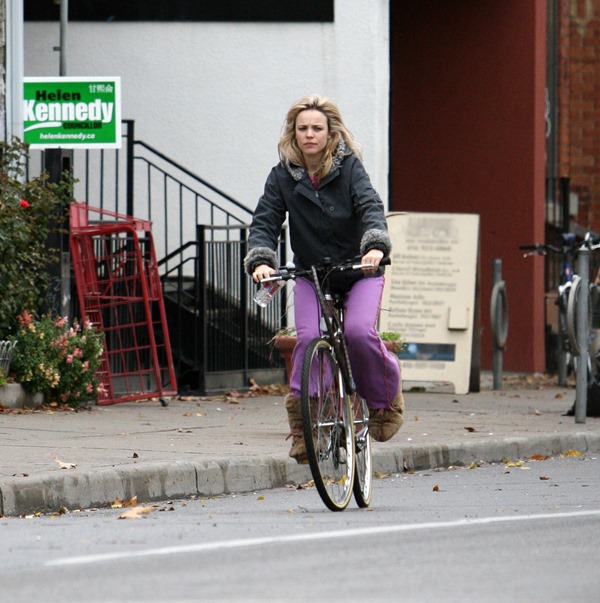 Rachel McAdams bicycling in Toronto